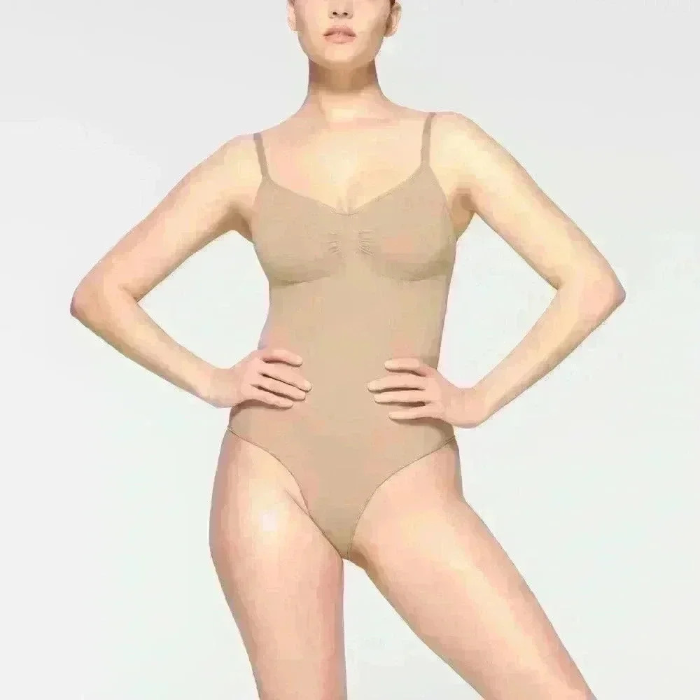 SKIMS  Adjustable Straps Seamless Sculpt Compression Thong Bodysuit Size…
